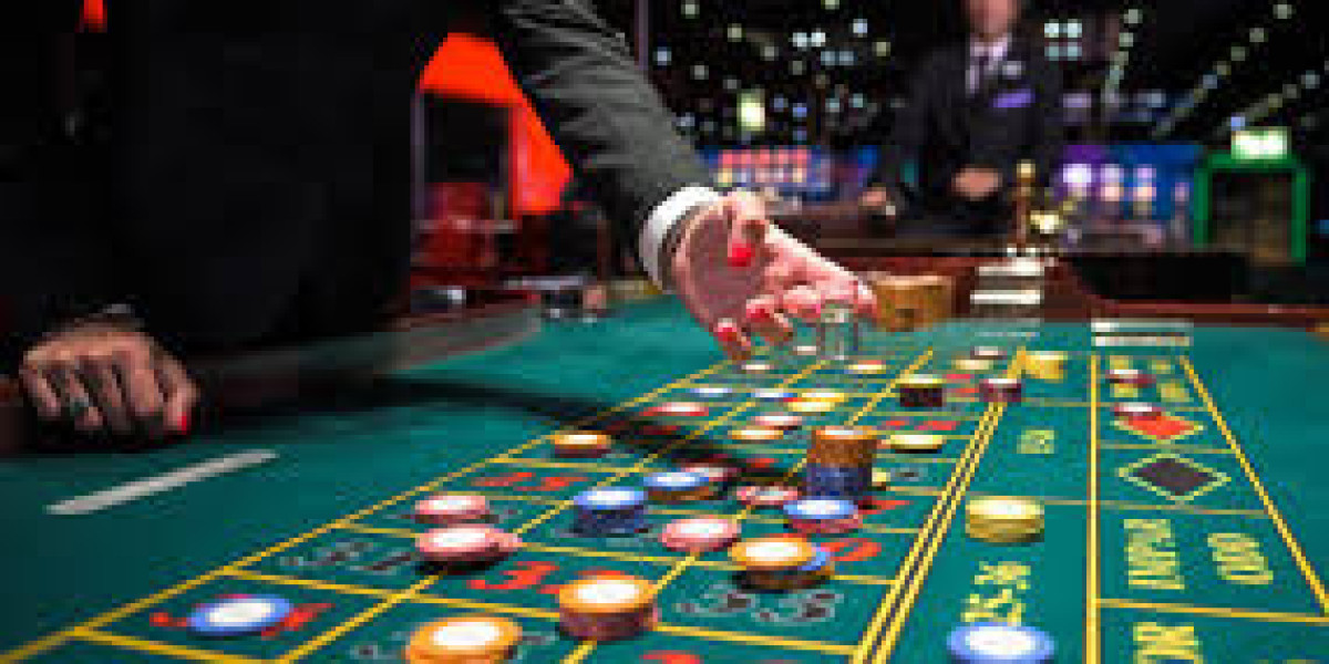 De Meest Geliefde Casinospellen: Fruitautomaten Uitgelegd