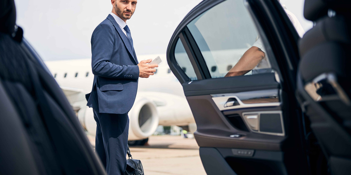Chauffeur Airport Transfer: The Best Way to Travel Between London Airports