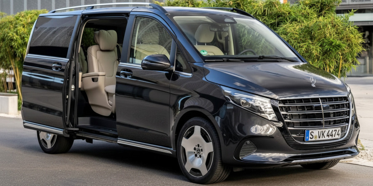 How Luxury Chauffeur Service Dubai Elevates Your Dining Experiences