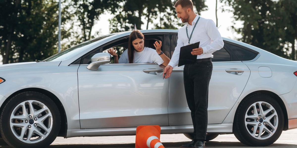 Key Things to Check Before Buying Car Insurance Online