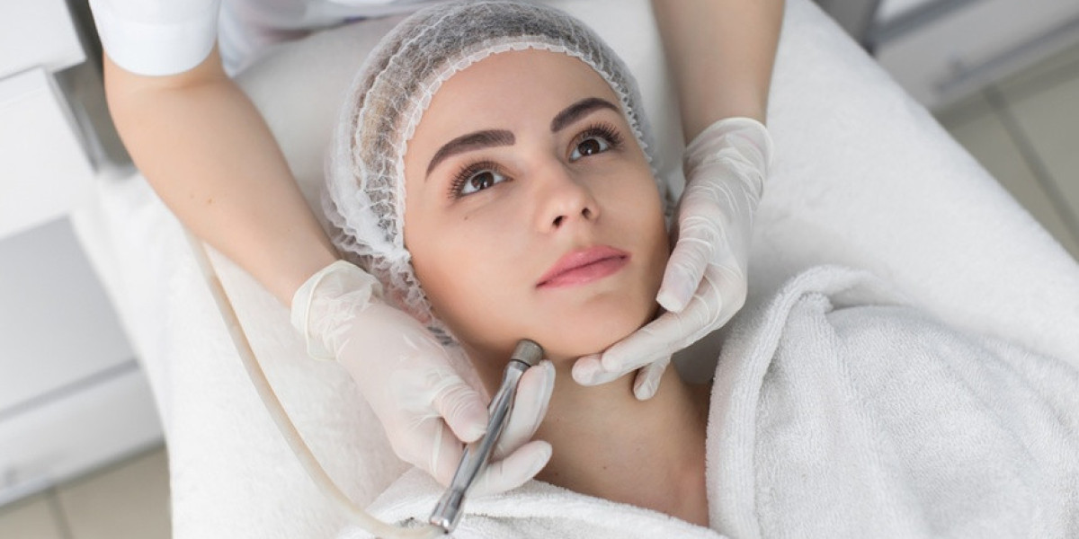 Transform Your Skin Naturally: The Value of a Professional Skin Care Clinic