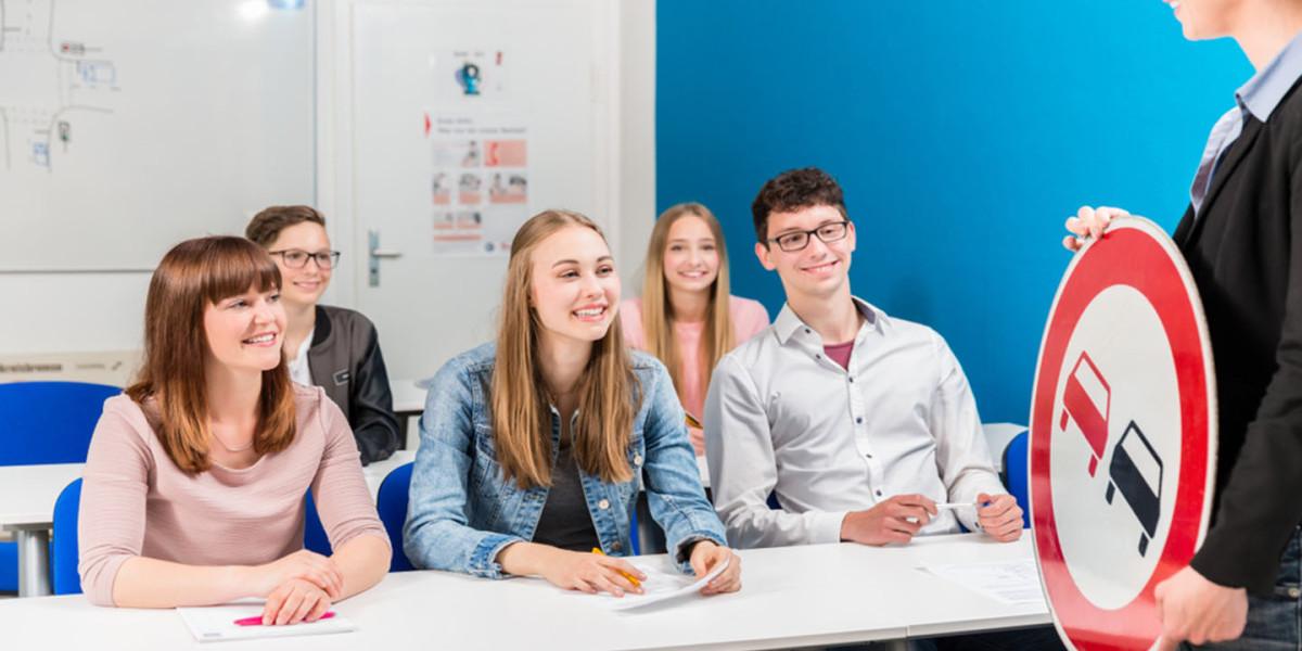 How the Best Driving Instructors Near Me Prepare You for Highway Driving 2026