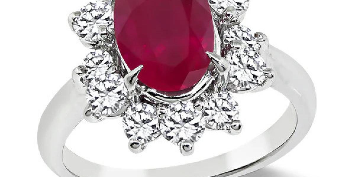 Why Antique Rings and Vintage Engagement Rings Never Go Out of Style