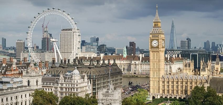 Emirates Airlines London office in England 1-844-759-6200‬