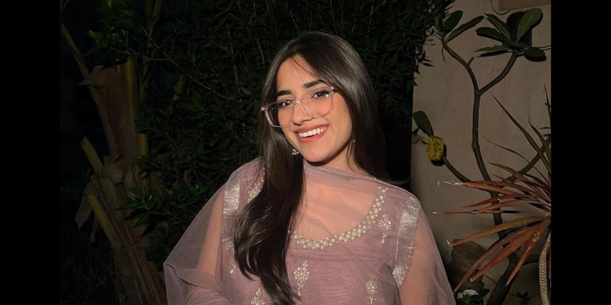 Call Girls Dubai: Public Morality Laws and Cultural Sensitivity