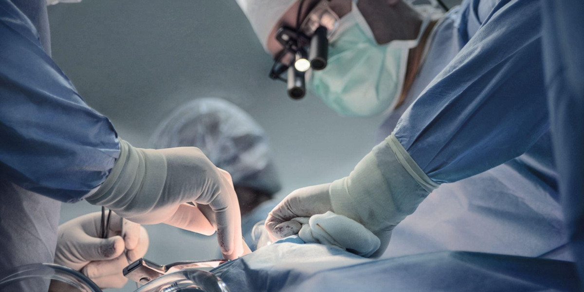 Testicular Cancer: Symptoms, Causes, Diagnosis, and Modern Treatment Options