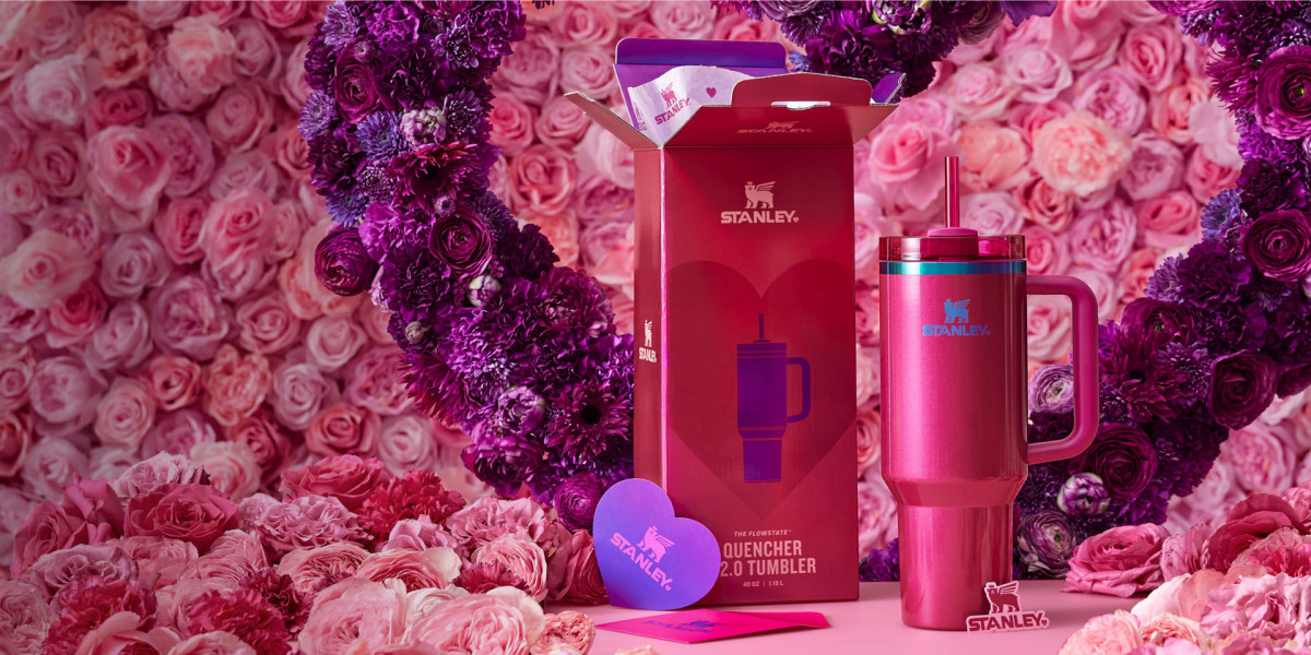 Comme des Garçons: Where Fashion Becomes Art and Philosophy