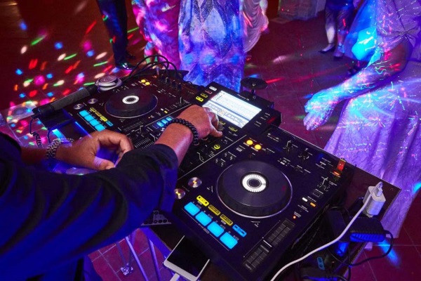 Choose the best DJ services in Atlanta.