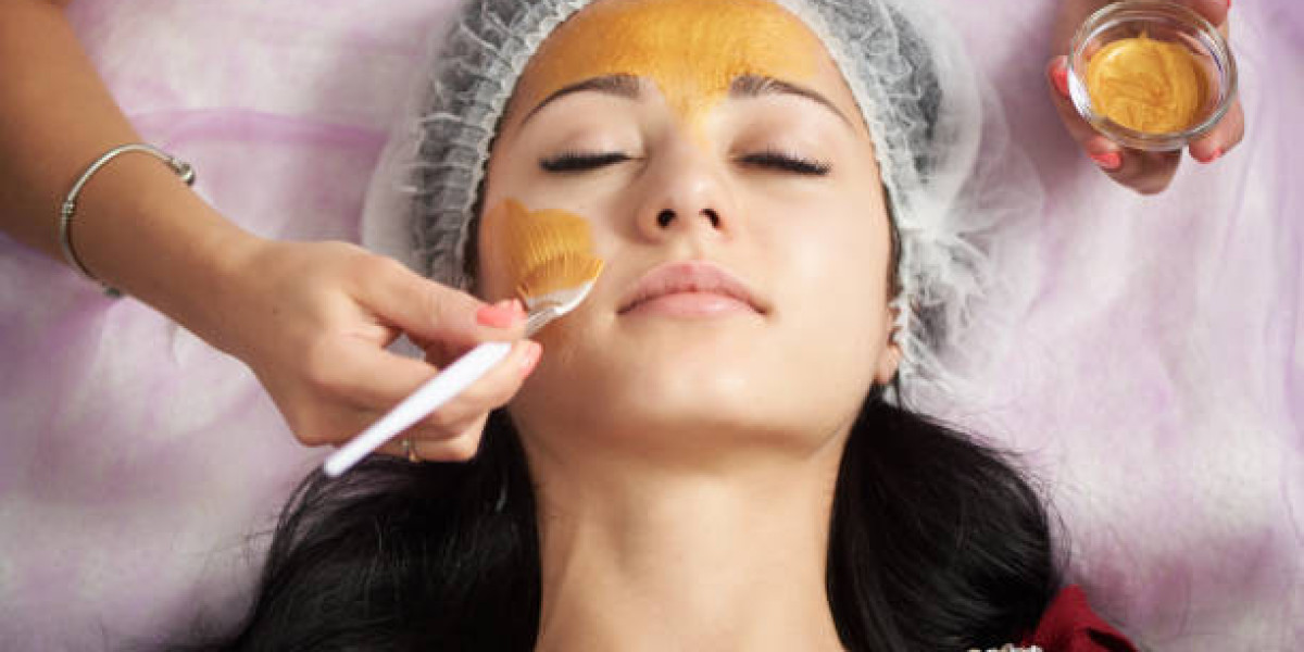 How to Choose a Qualified Provider for a Cosmelan Peel in Dubai
