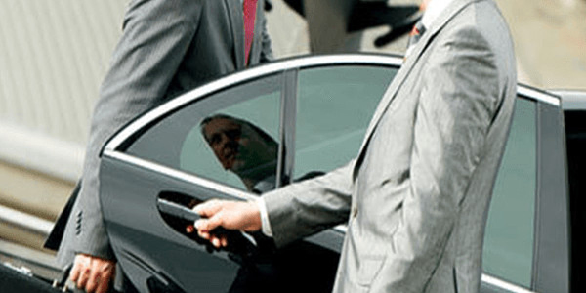 Reliable Limousine Service for Airport Transfers