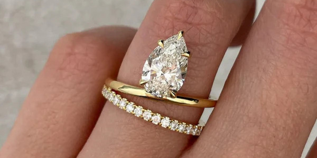 Antiquecut Luxury Solitaire Diamond Ring Community