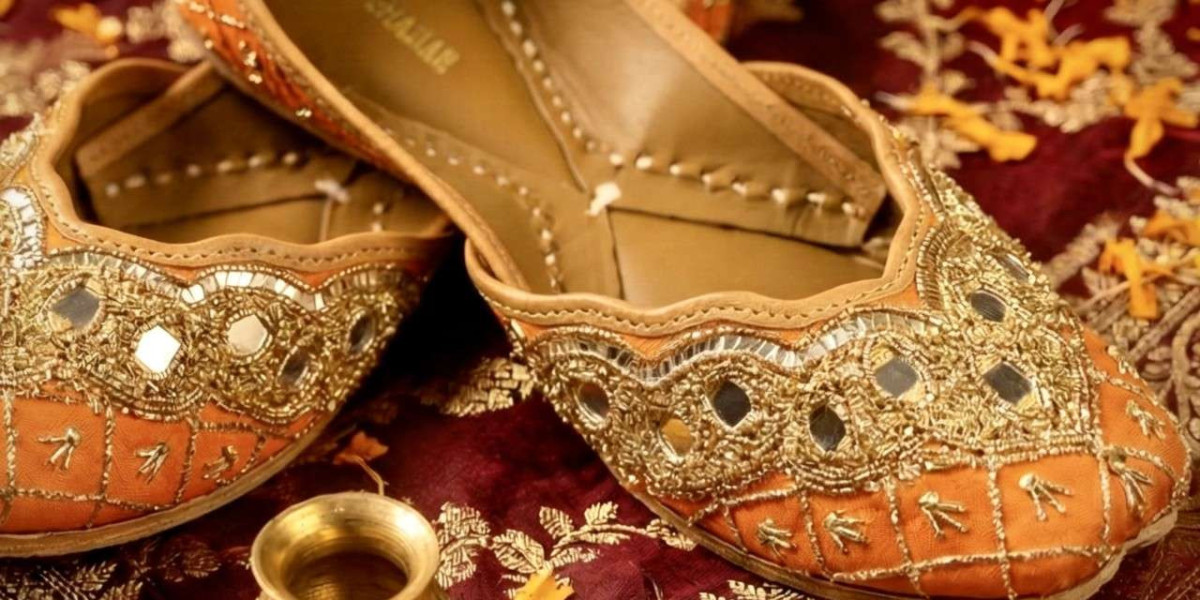 What Are Brides Getting Wrong When They Choose Bridal Juttis for Their Lehenga?