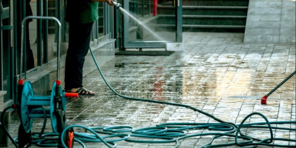 Local Pressure Washing Company for Expert Brick Power Washing Services