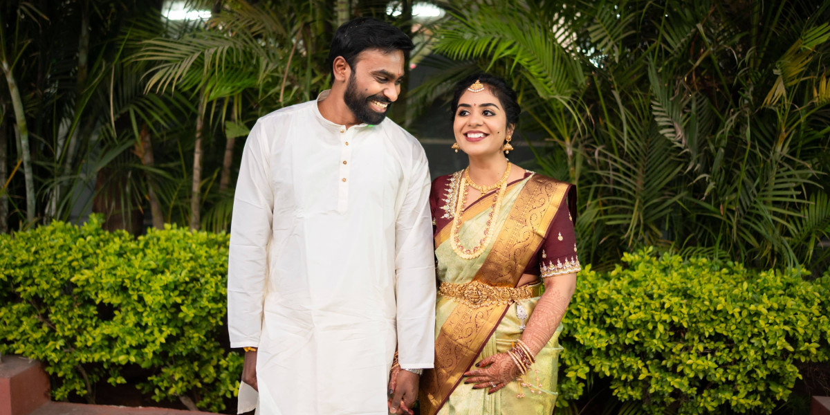 Wedding Photographer in Seattle: Capturing Every Chapter of Your Love Story