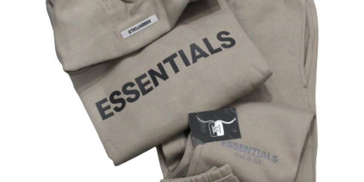 Essentials Clothing: The Perfect Blend of Comfort and Modern Streetwear