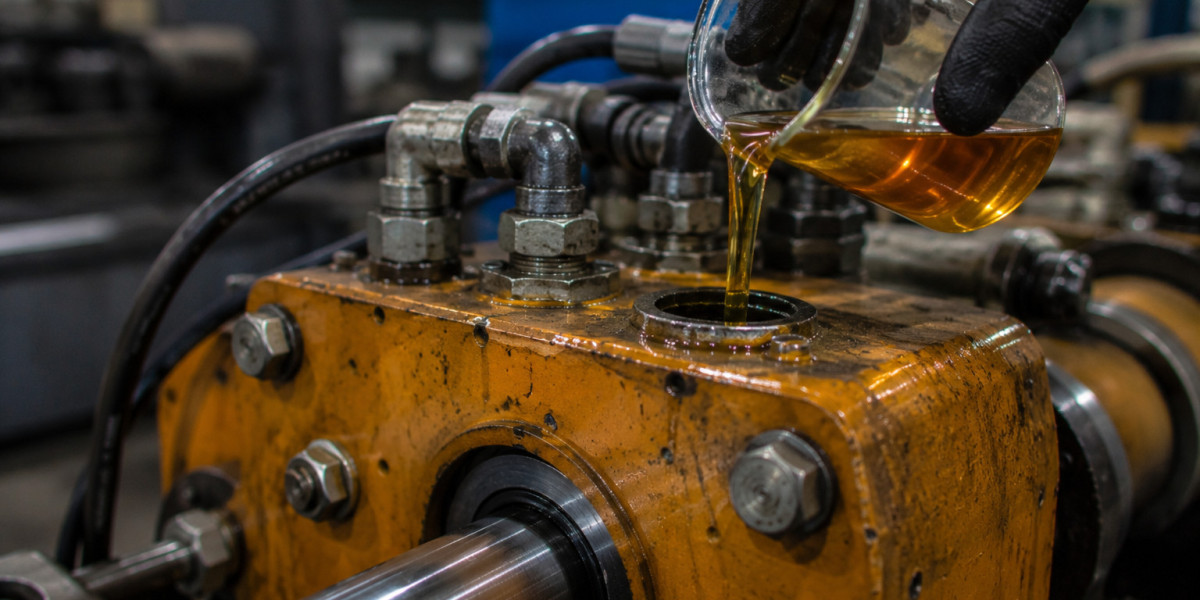 Which Hydraulic Oil Additives Prevent Oxidation and Sludge Formation?