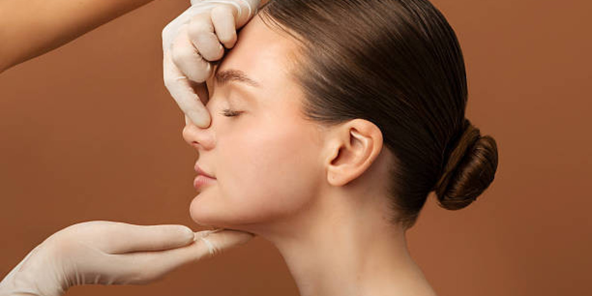 What Riyadh Residents Should Know About Rhinoplasty Risks