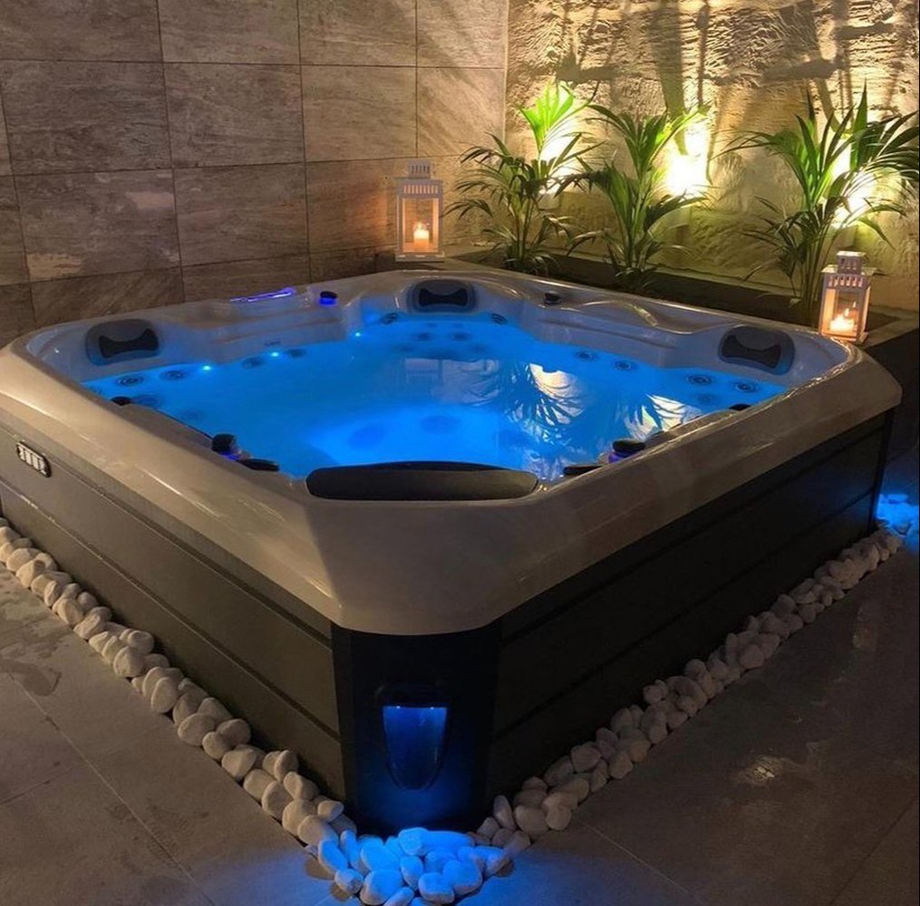 Jacuzzi Tubs Manufacturer           - DG Designs Pool