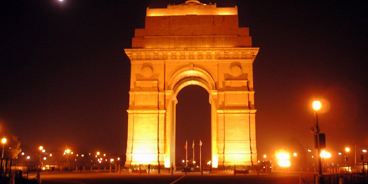 Kanpur to Delhi Taxi
