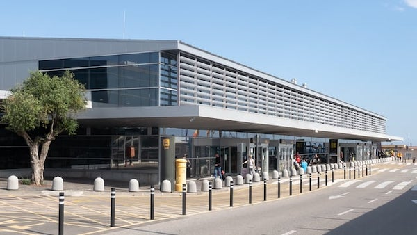 Barcelona Airport Transfers | Private BCN Pickup & Drop-off | Blinktransfers