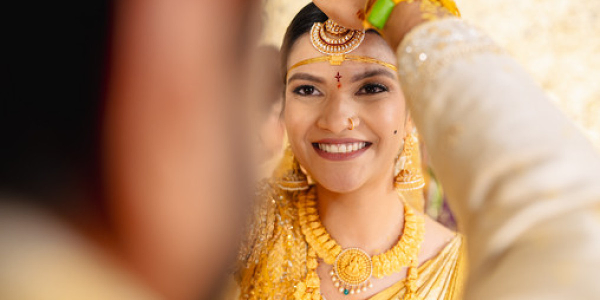 Why Hyderabad Couples Choose Professional Wedding Photography