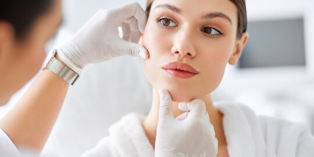 Skin Specialist Islamabad: Expert Tips for Maintaining Healthy Skin All Year