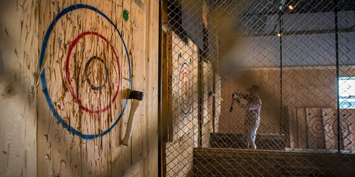 How Corporate Axe Throwing Events in Austin, TX Strengthen Workplace Communication and Trust