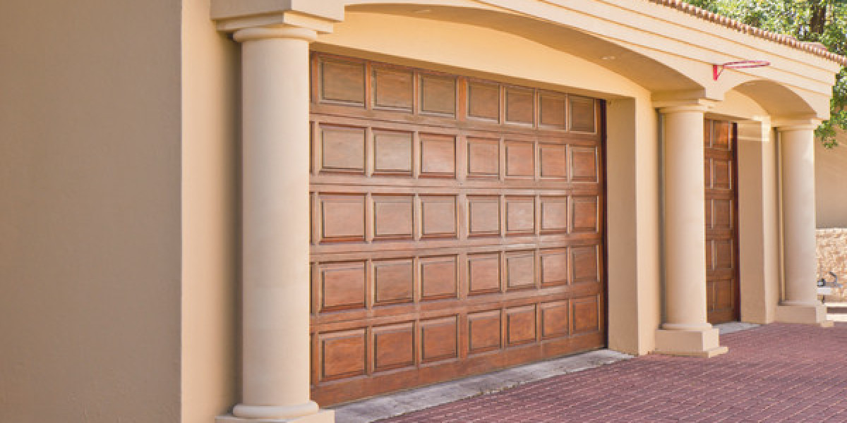 Garage Doors in Barrie: Smart Choices for Style & Performance