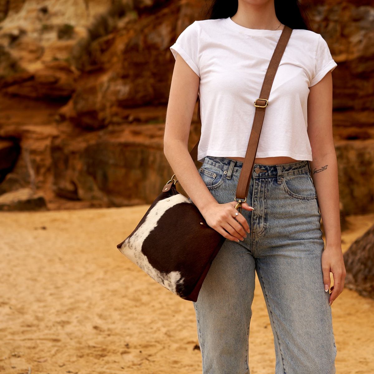 Why Leather Crossbody Bags Are Popular Among Modern Women – Melborne Leather Co.