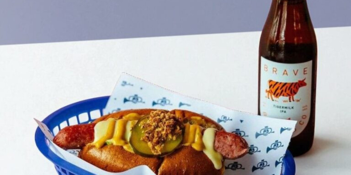 What Role Does Presentation Play in Food Service?