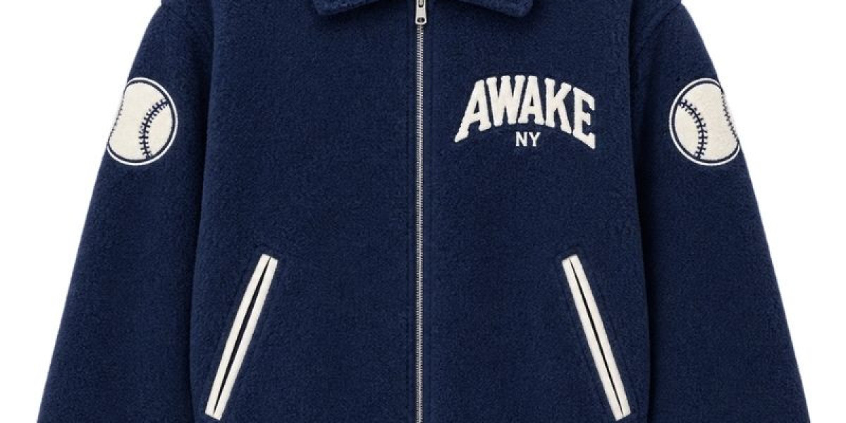 The Art of Modern Streetwear: Creating a Versatile Urban Wardrobe with Awakeny